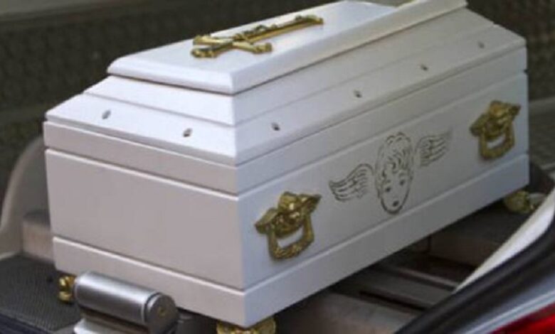 benevento-funerali-neonato-morto-autopsia