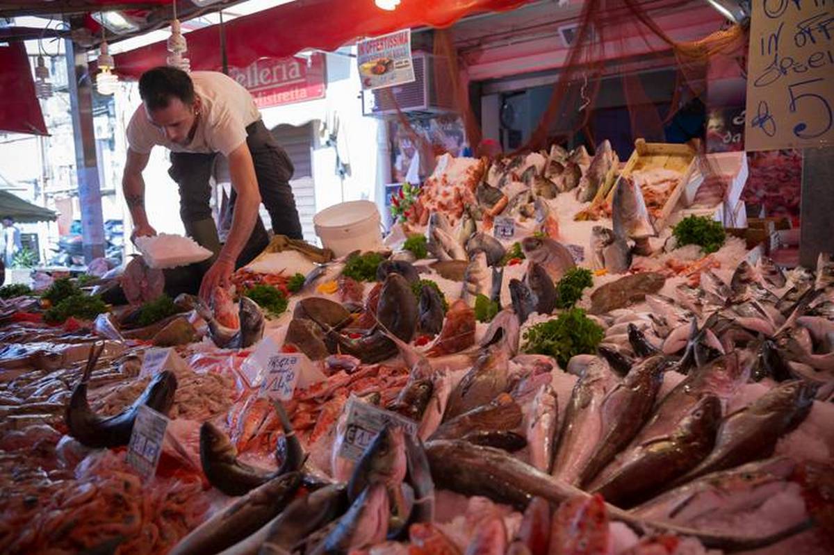 benevento-crisi-prezzi-pesce-surgelato-natale-2022
