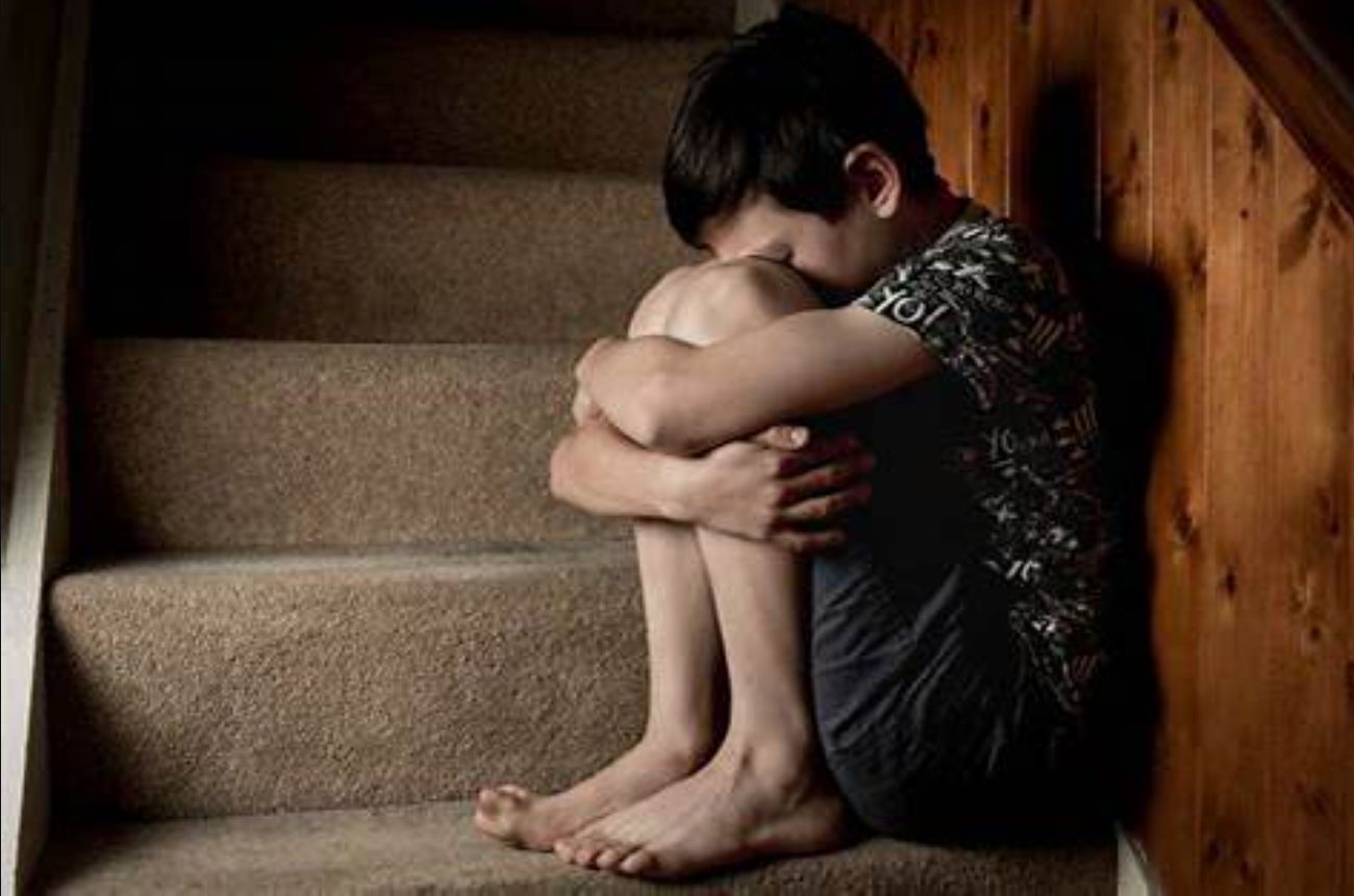 Benevento abusi sessuali minorenne domiciliari