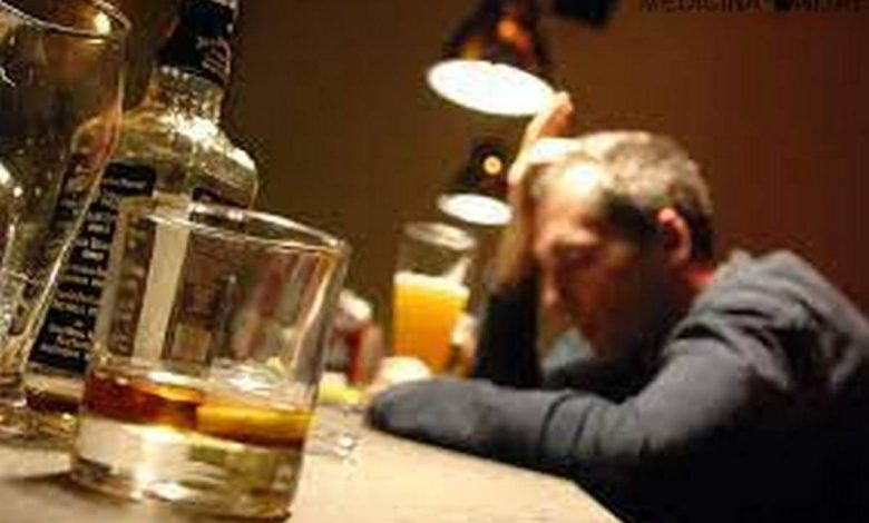 benevento rifiuta versare alcool aggredito titolare bar